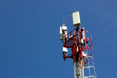 High-speed connectivity solutions represented by a 5G tower